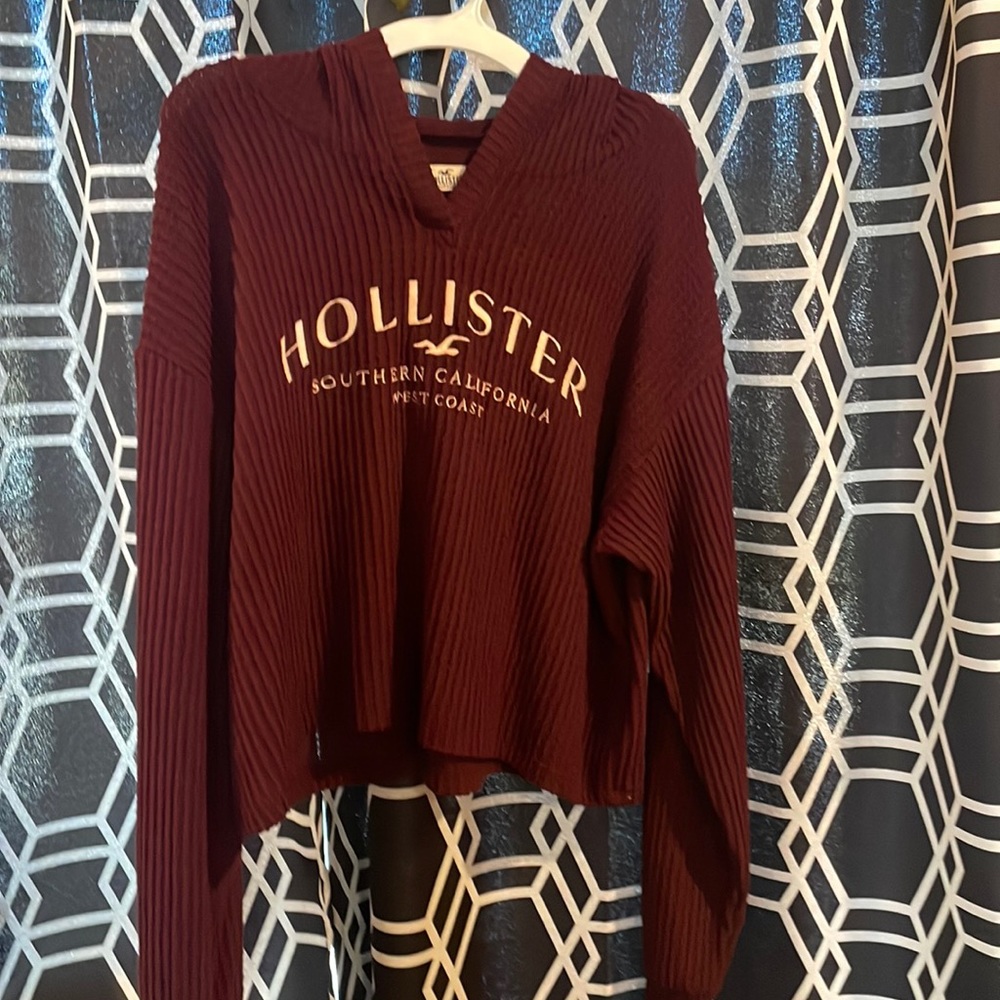 Never worn new Hollister top